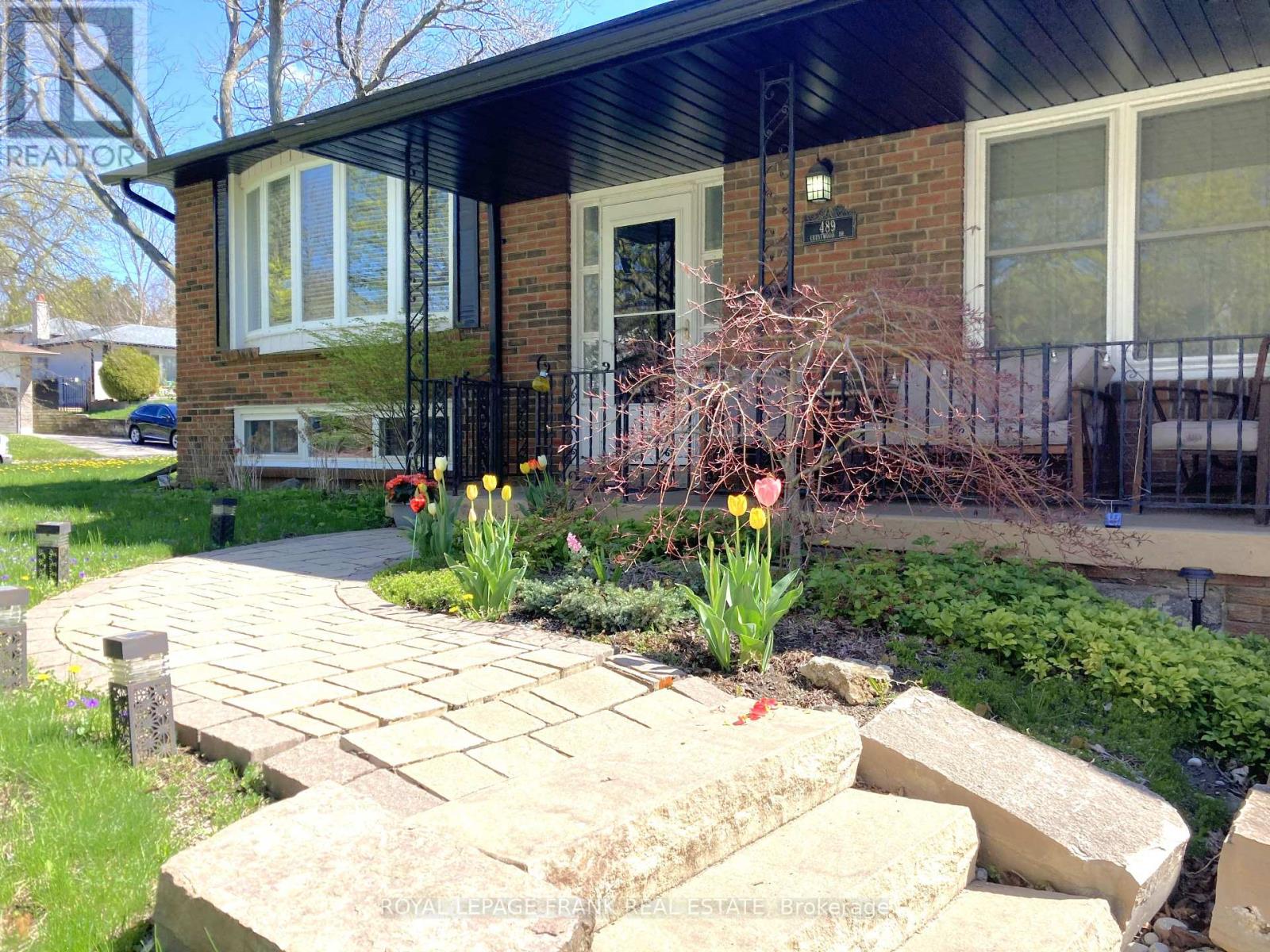 489 CRESTWOOD DRIVE, Oshawa (O'Neill), Ontario, L1G2R4 — Photo 2