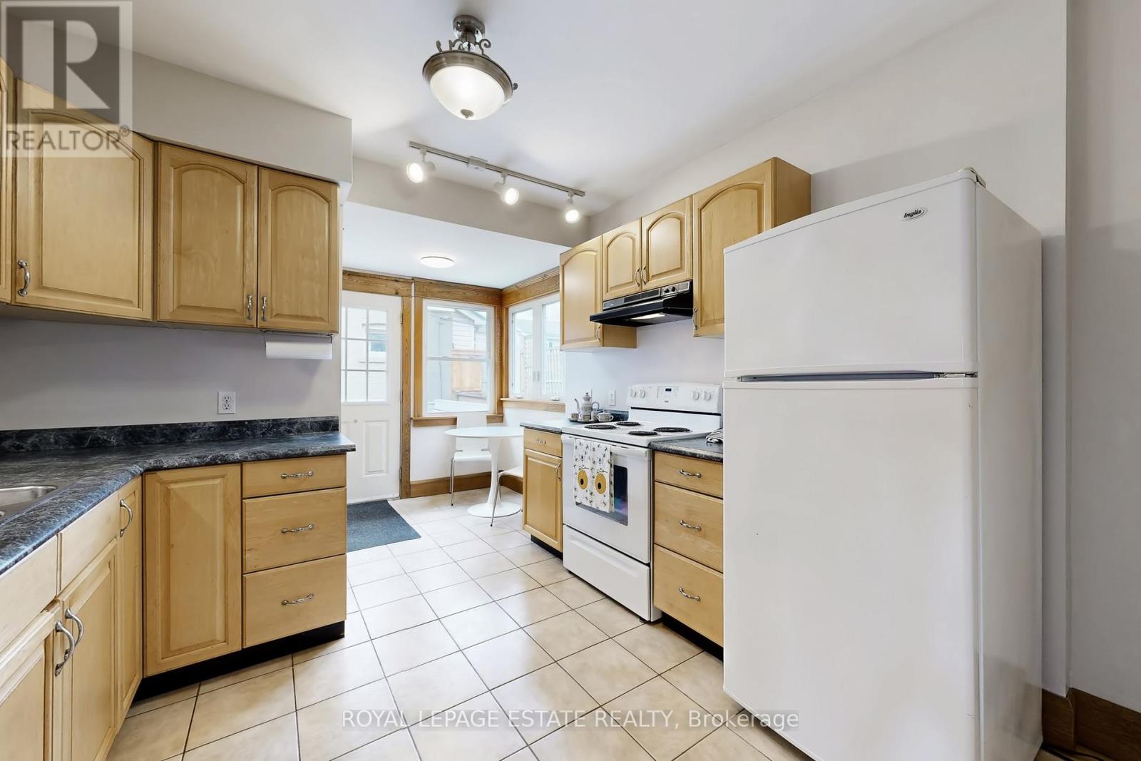 2 BECK AVENUE, Toronto (East End-Danforth), Ontario, M4C4L5 — Photo 11