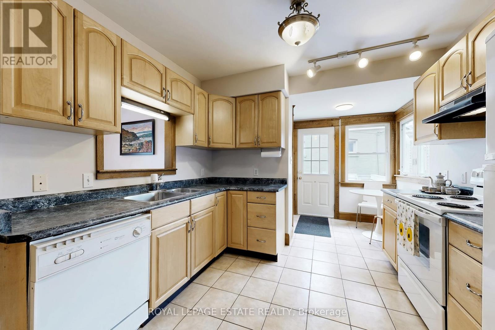 2 BECK AVENUE, Toronto (East End-Danforth), Ontario, M4C4L5 — Photo 12