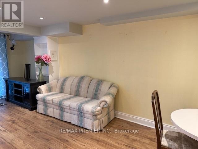 164 DEWELL CRESCENT, Clarington (Courtice), Ontario, L1E0B9 — Photo 2