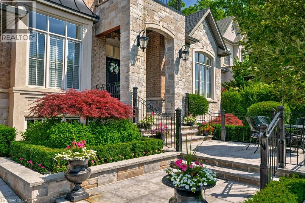 47 LEGACY Lane, Ancaster, Ontario, L9G0G2 — Photo 4