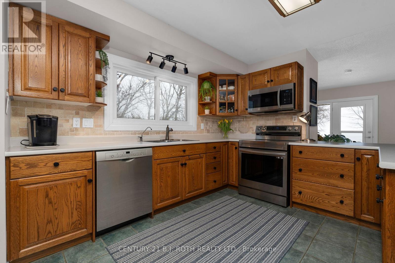 31 O'CONNELL LANE, Oro-Medonte, Ontario, L0L2E0 — Photo 8