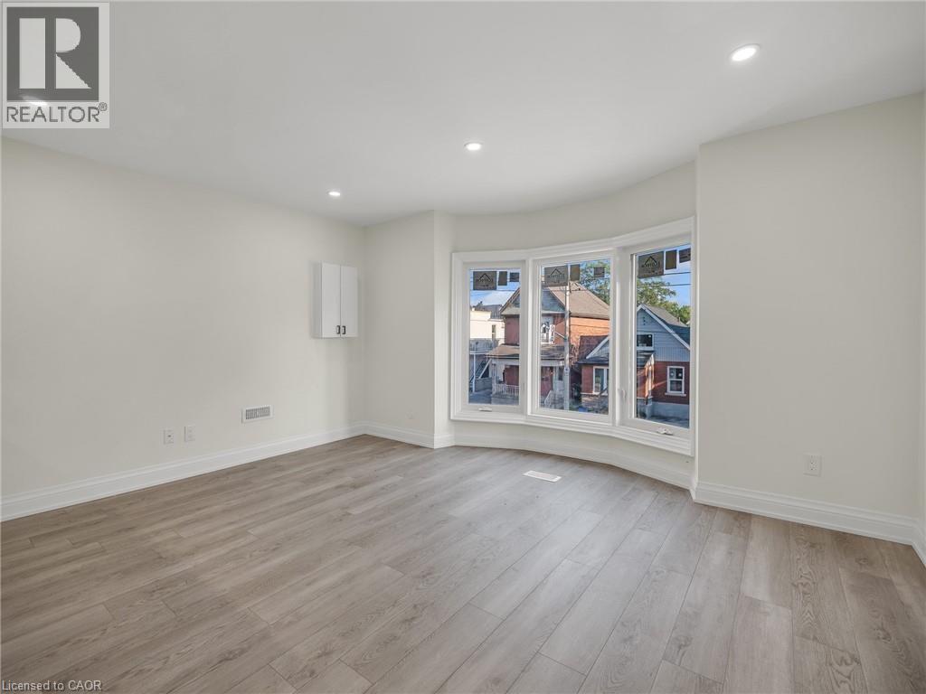 718 CANNON Street E Unit# Main Fl, Hamilton, Ontario, L8L2G9 — Photo 2