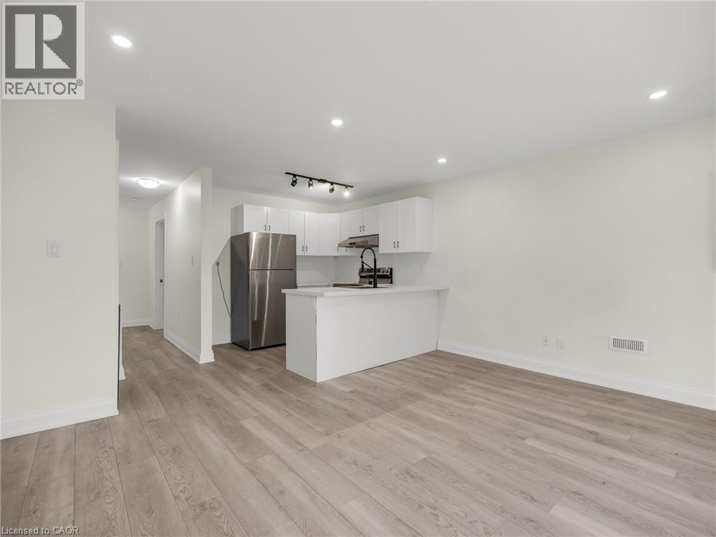 718 CANNON Street E Unit# Main Fl, Hamilton, Ontario, L8L2G9 — Photo 4