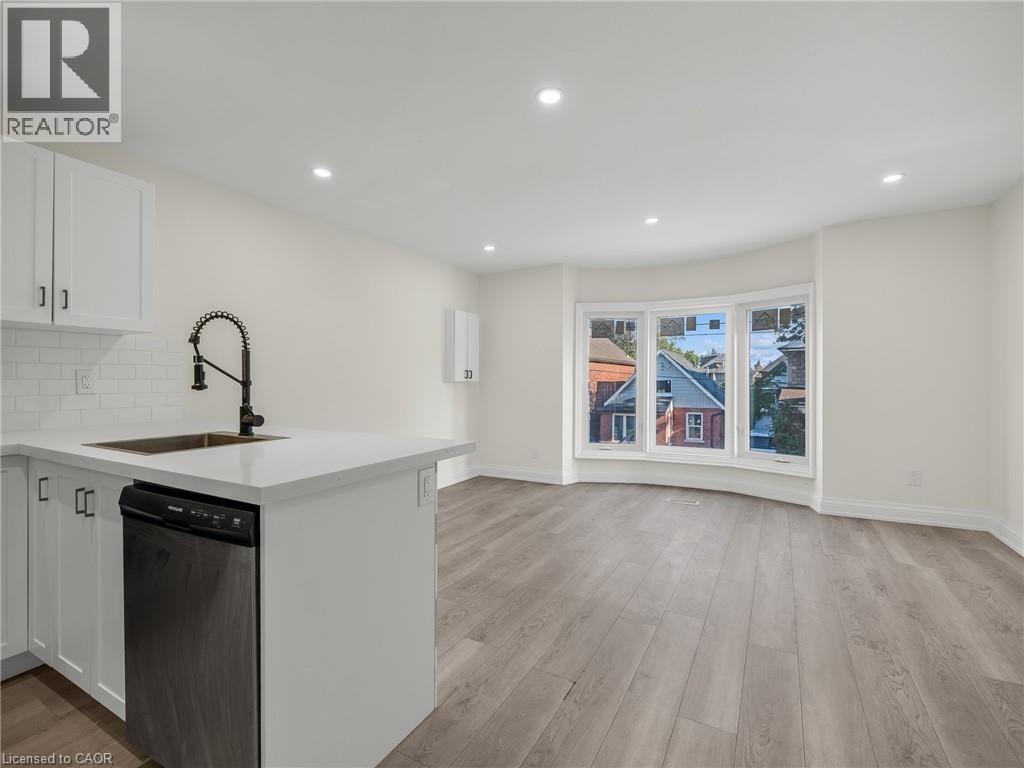 718 CANNON Street E Unit# Main Fl, Hamilton, Ontario, L8L2G9 — Photo 6