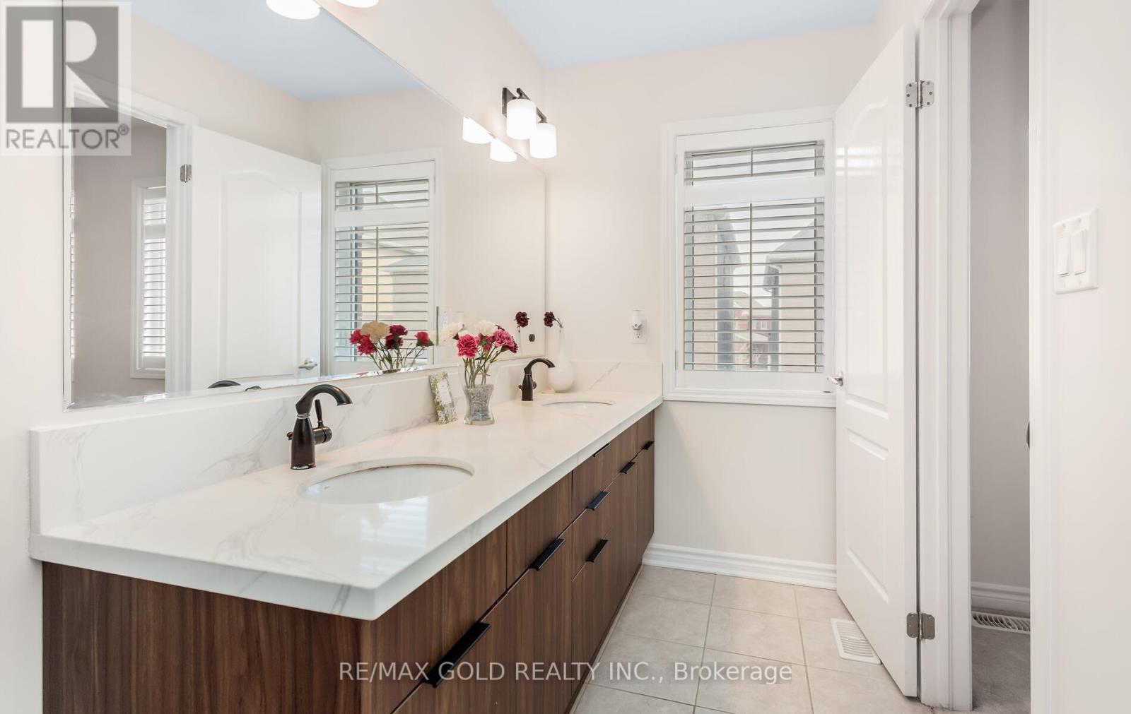 299 GOODING CRESCENT, Milton (FO Ford), Ontario, L9E0A9 — Photo 21