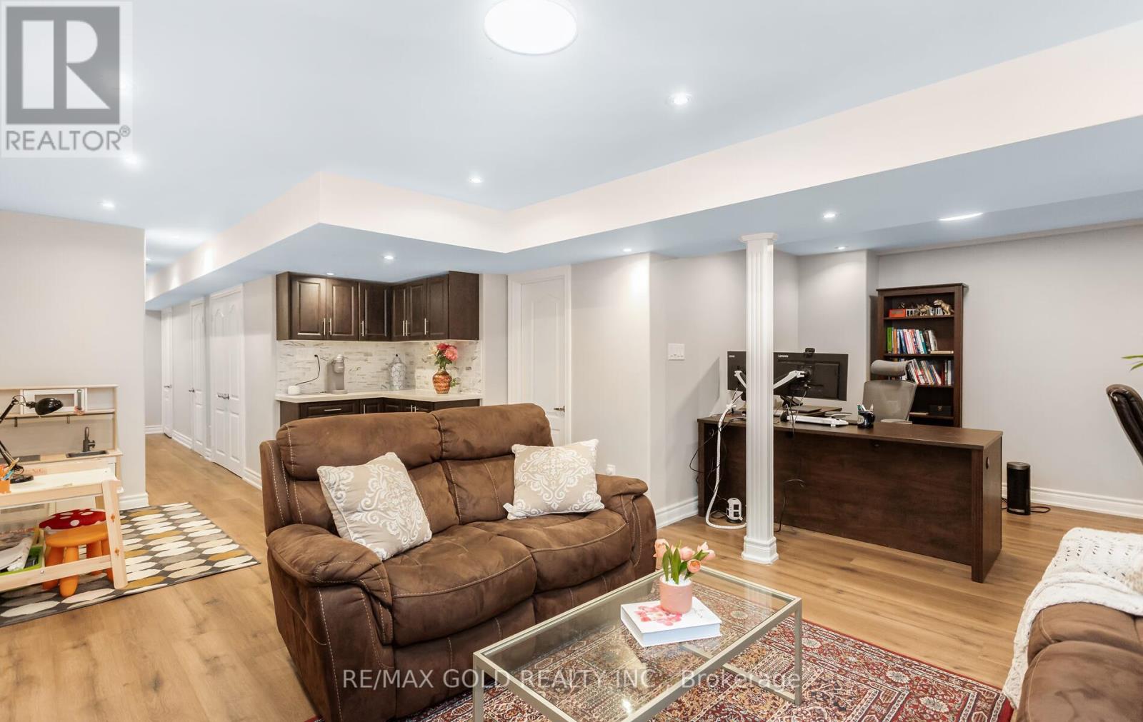 299 GOODING CRESCENT, Milton (FO Ford), Ontario, L9E0A9 — Photo 7