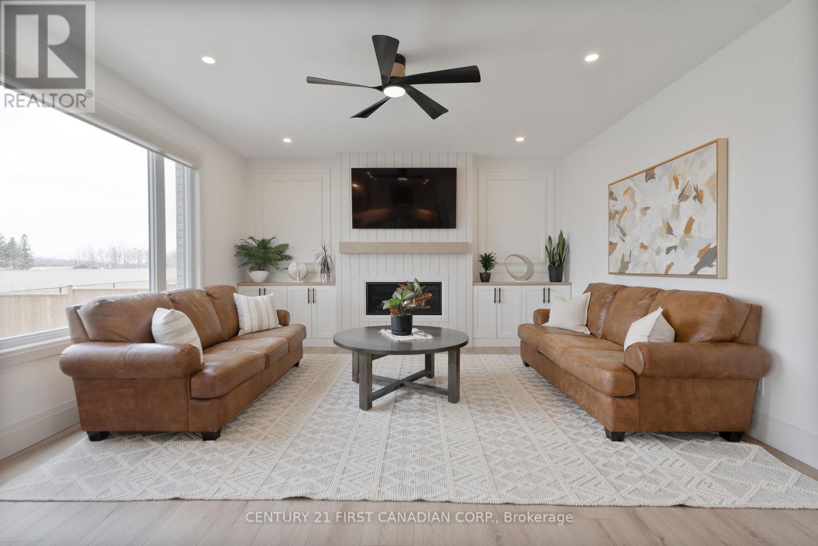 24 POSTMA CRESCENT, North Middlesex (Ailsa Craig), Ontario, N0M1A0 — Photo 10