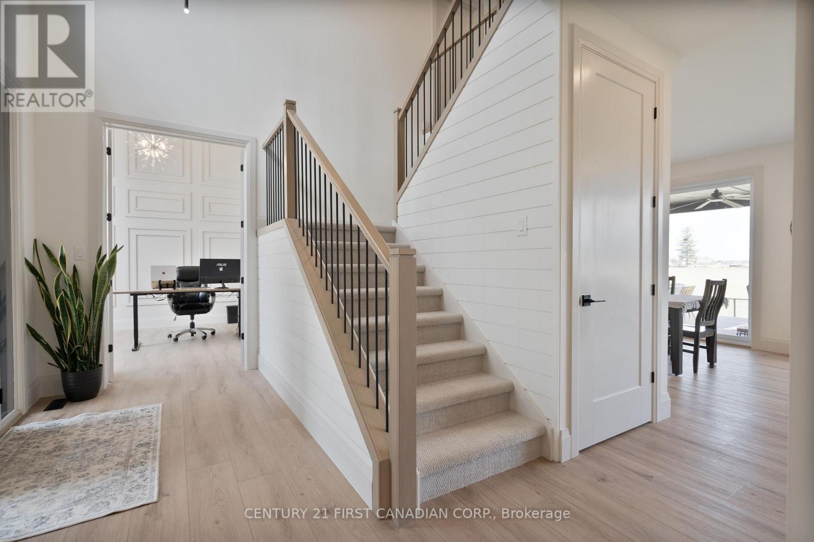 24 POSTMA CRESCENT, North Middlesex (Ailsa Craig), Ontario, N0M1A0 — Photo 16