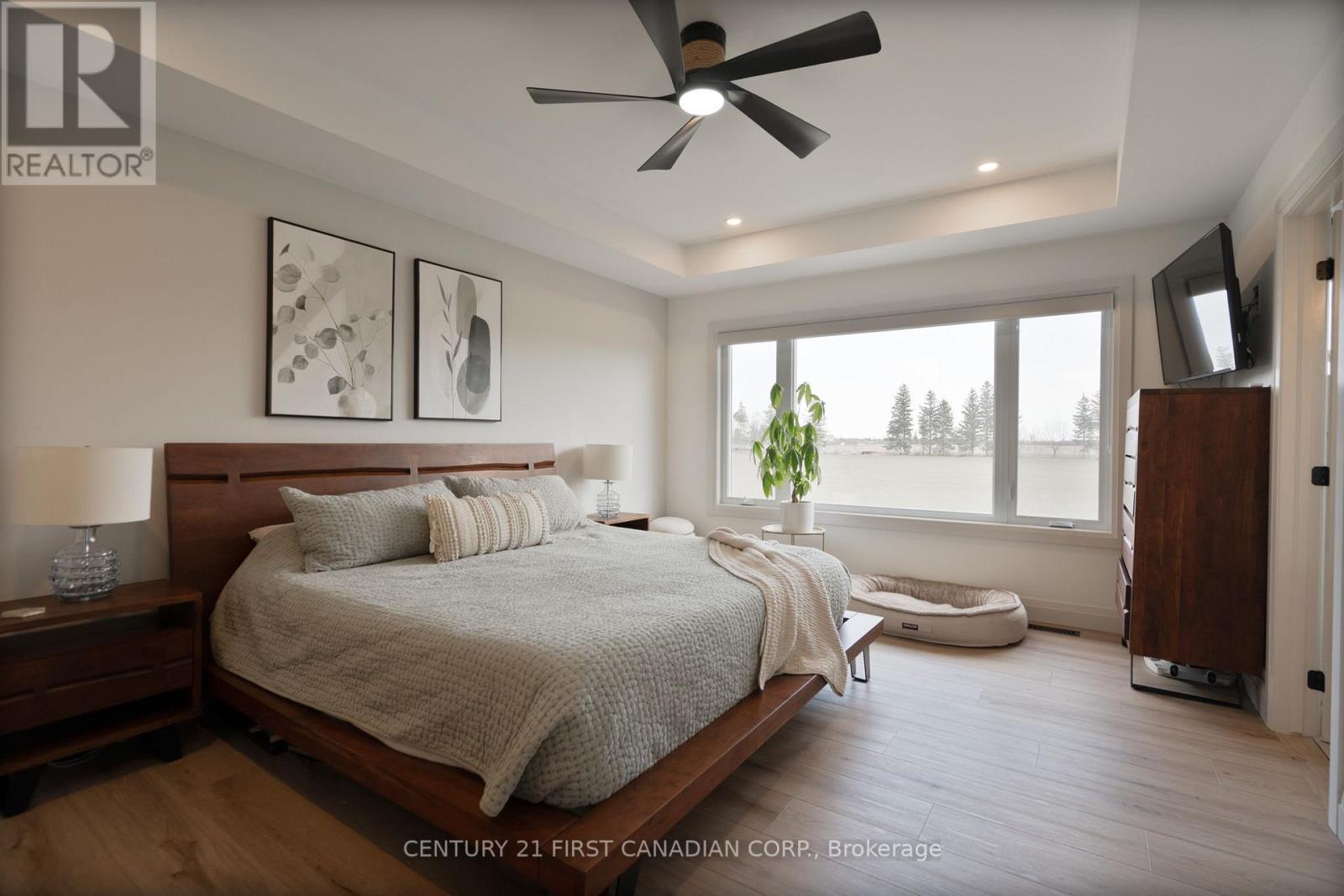 24 POSTMA CRESCENT, North Middlesex (Ailsa Craig), Ontario, N0M1A0 — Photo 18