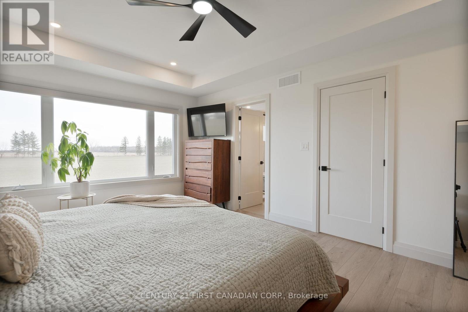 24 POSTMA CRESCENT, North Middlesex (Ailsa Craig), Ontario, N0M1A0 — Photo 19