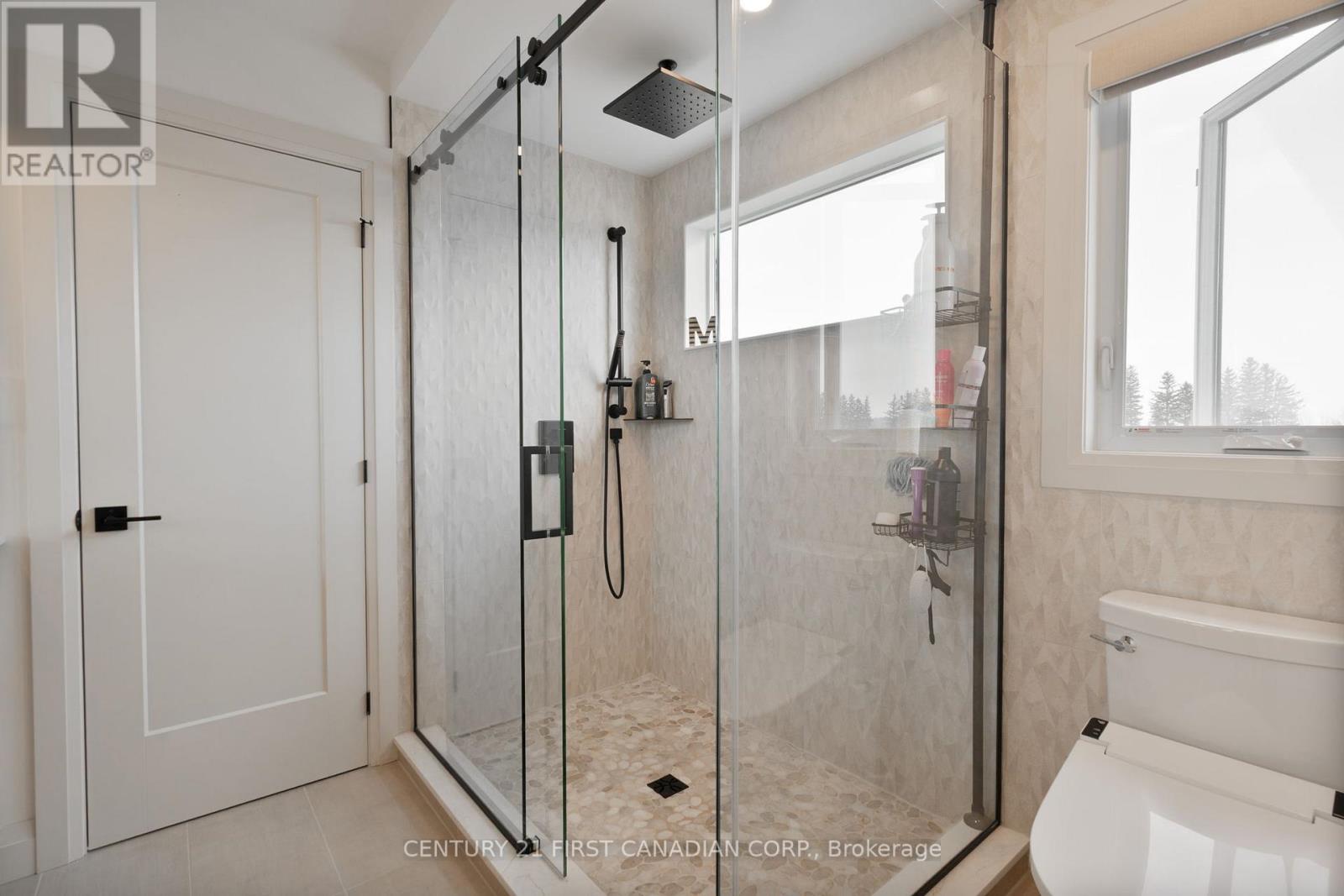 24 POSTMA CRESCENT, North Middlesex (Ailsa Craig), Ontario, N0M1A0 — Photo 22