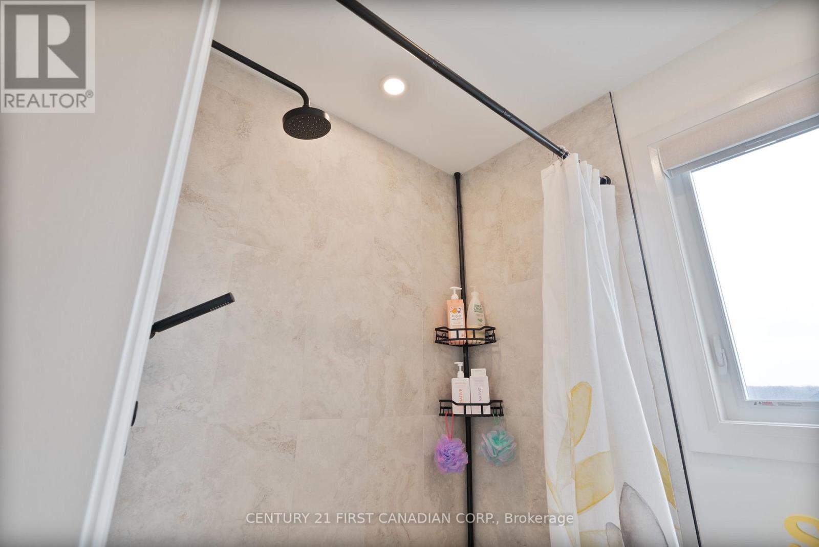 24 POSTMA CRESCENT, North Middlesex (Ailsa Craig), Ontario, N0M1A0 — Photo 29