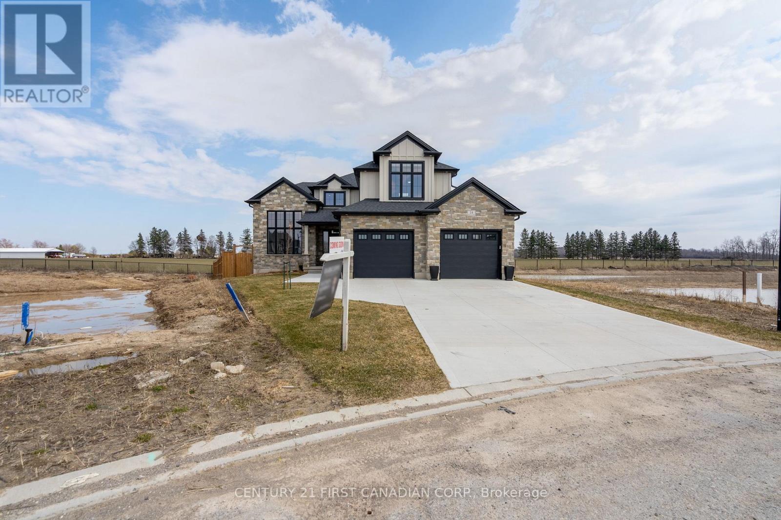 24 POSTMA CRESCENT, North Middlesex (Ailsa Craig), Ontario, N0M1A0 — Photo 3