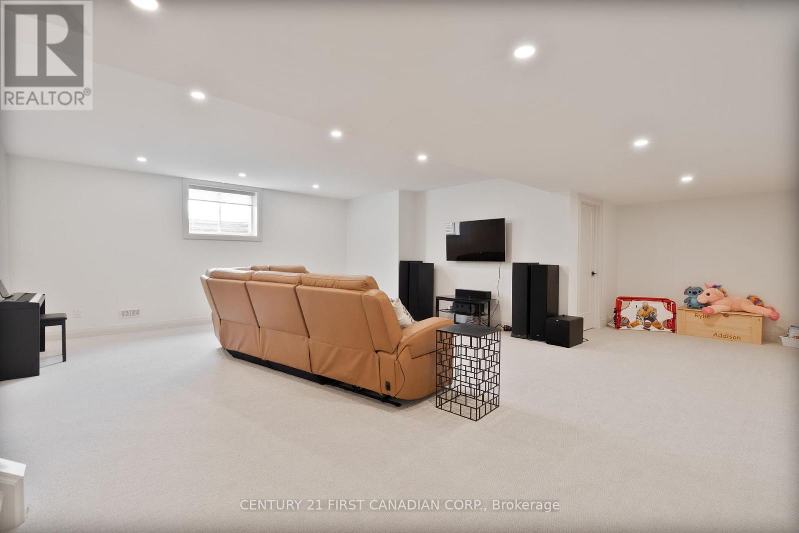 24 POSTMA CRESCENT, North Middlesex (Ailsa Craig), Ontario, N0M1A0 — Photo 33