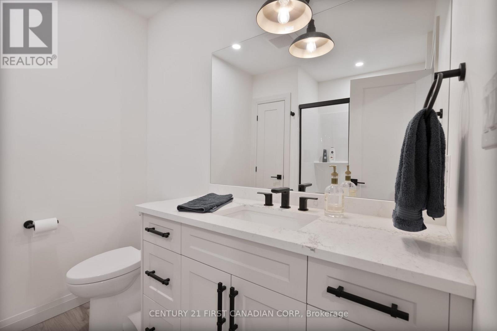 24 POSTMA CRESCENT, North Middlesex (Ailsa Craig), Ontario, N0M1A0 — Photo 35