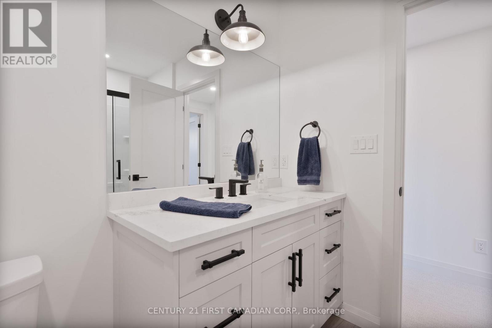 24 POSTMA CRESCENT, North Middlesex (Ailsa Craig), Ontario, N0M1A0 — Photo 36