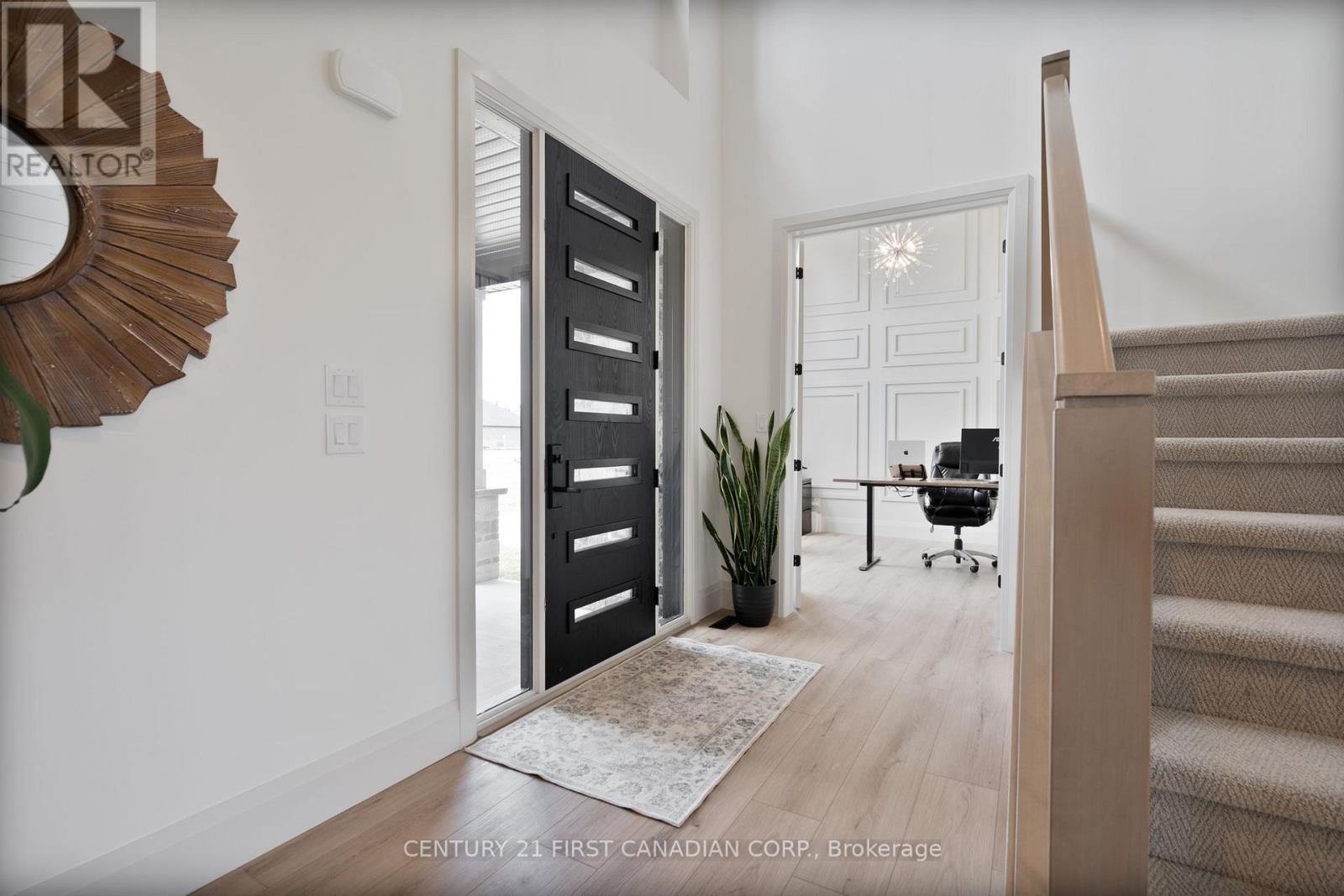 24 POSTMA CRESCENT, North Middlesex (Ailsa Craig), Ontario, N0M1A0 — Photo 4