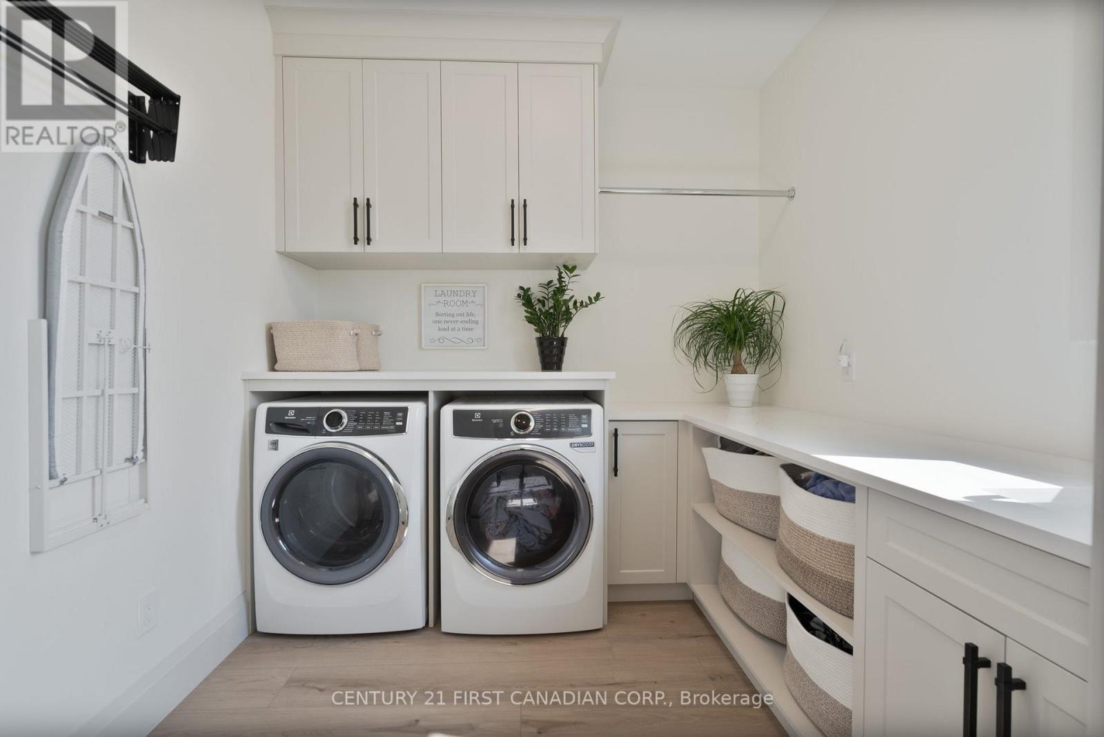 24 POSTMA CRESCENT, North Middlesex (Ailsa Craig), Ontario, N0M1A0 — Photo 8