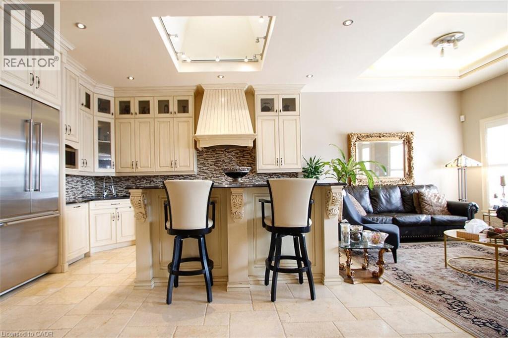 205 PAIGE Place, Kitchener, Ontario — Photo 2