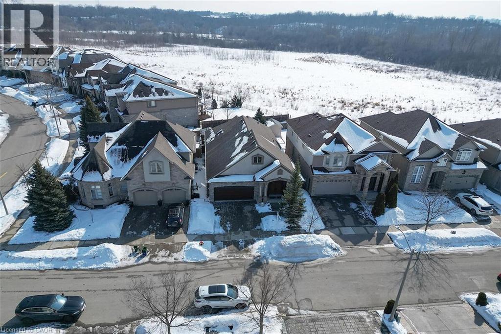 205 PAIGE Place, Kitchener, Ontario — Photo 39