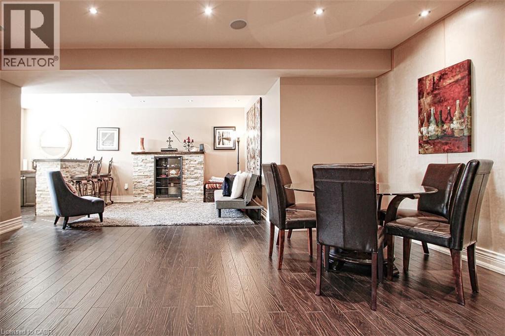 205 PAIGE Place, Kitchener, Ontario — Photo 4