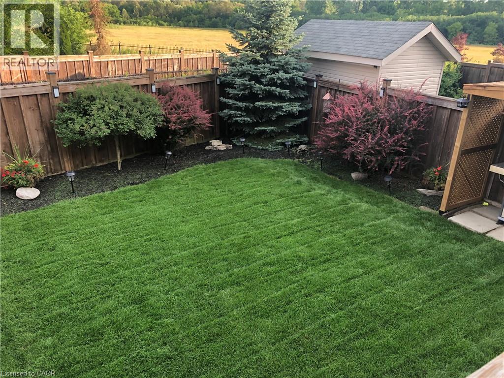 205 PAIGE Place, Kitchener, Ontario — Photo 6