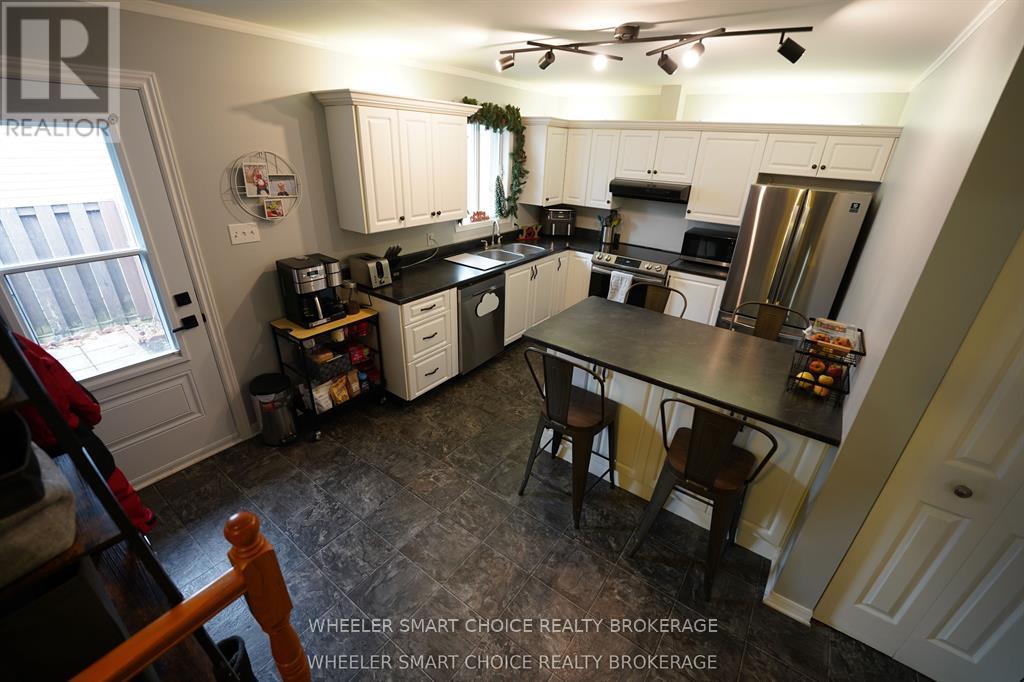 402 CLINE AVENUE, Cornwall, Ontario, K6J5M8 — Photo 5