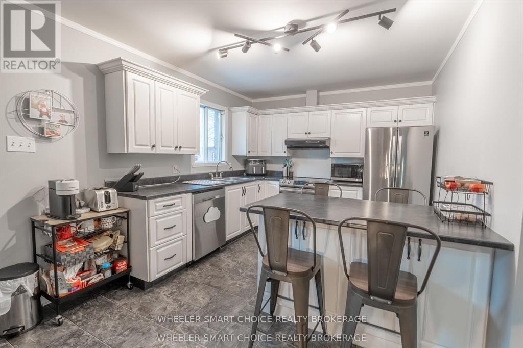 402 CLINE AVENUE, Cornwall, Ontario, K6J5M8 — Photo 8