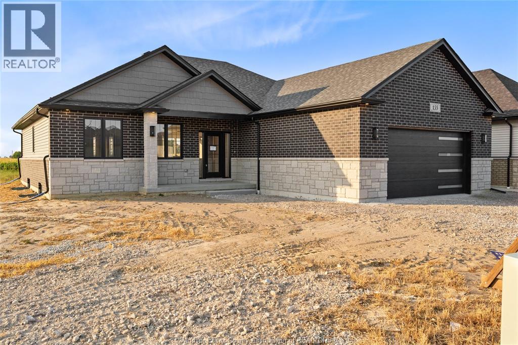 135 VALENCIA DRIVE, Chatham, Ontario, N7L0H3 — Photo 2