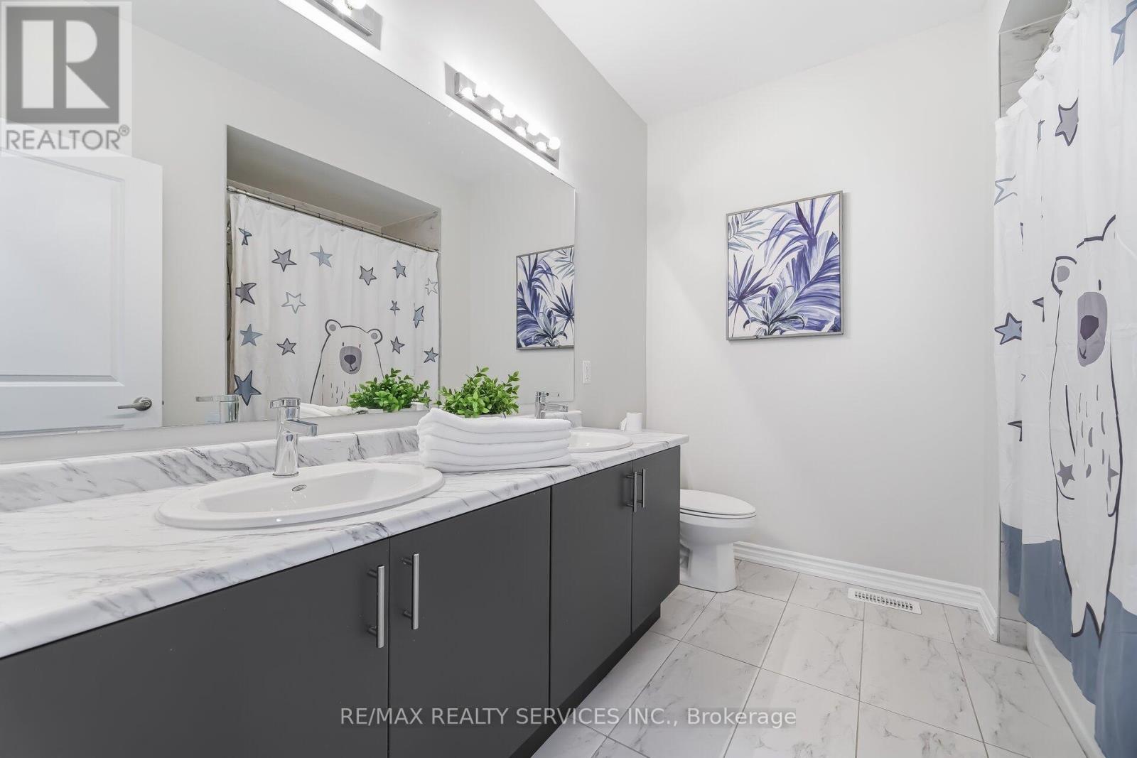 35 DEL GRAPPA STREET, Caledon, Ontario, L7C1J6 — Photo 2