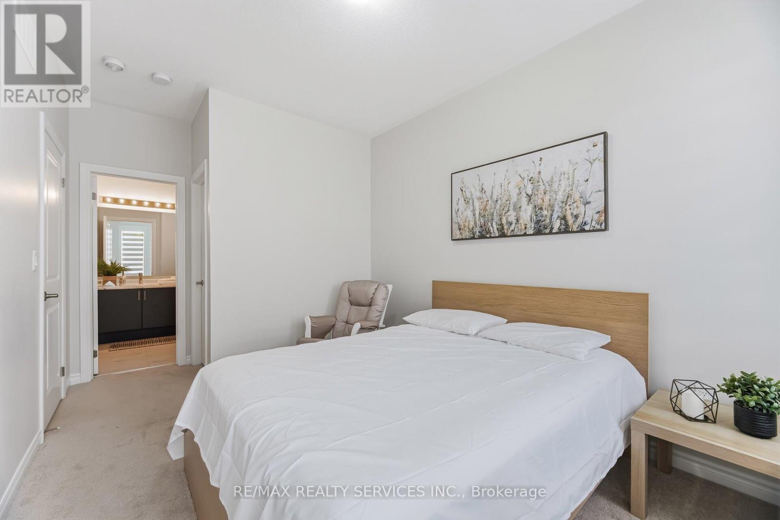 35 DEL GRAPPA STREET, Caledon, Ontario, L7C1J6 — Photo 3