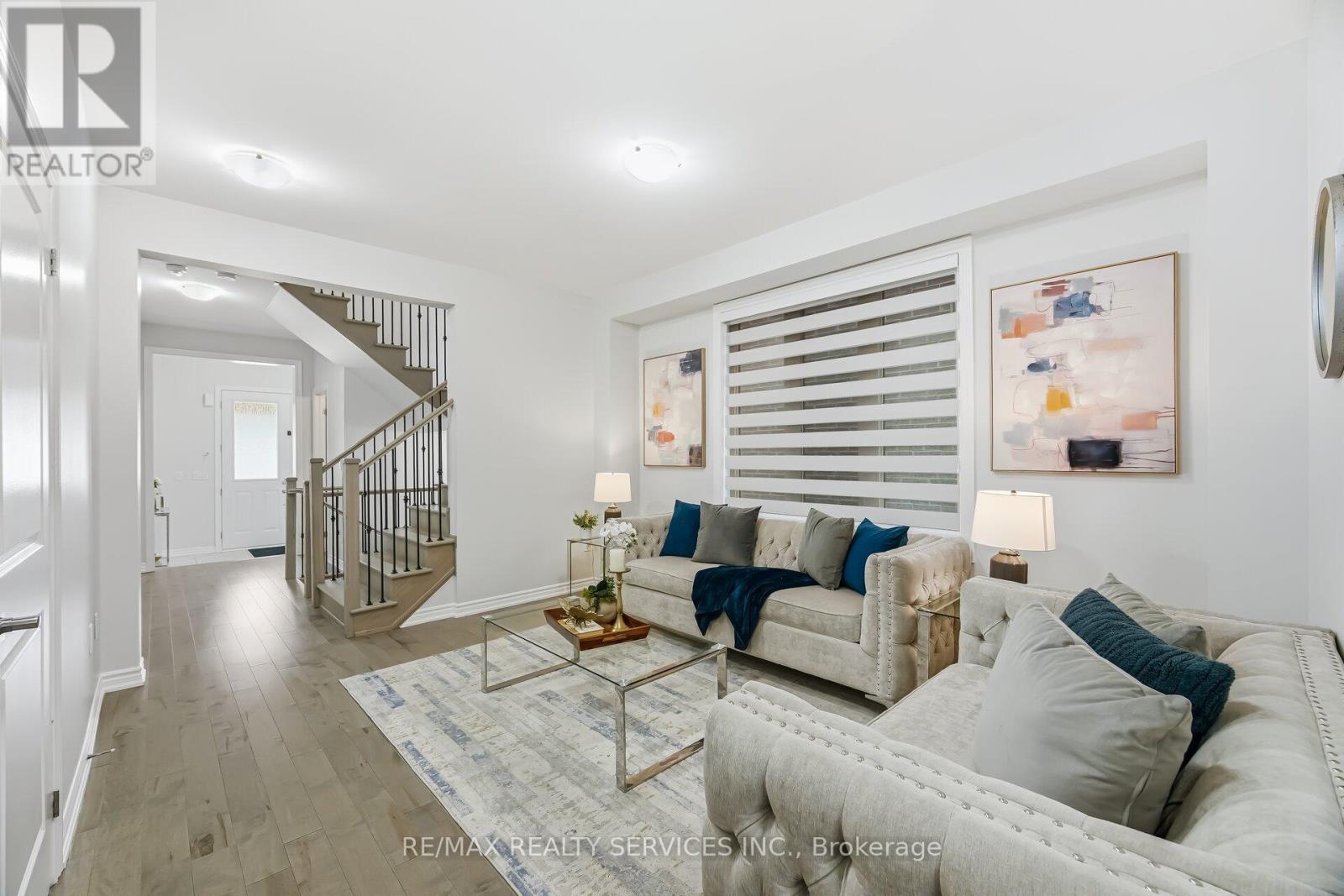 35 DEL GRAPPA STREET, Caledon, Ontario, L7C1J6 — Photo 5