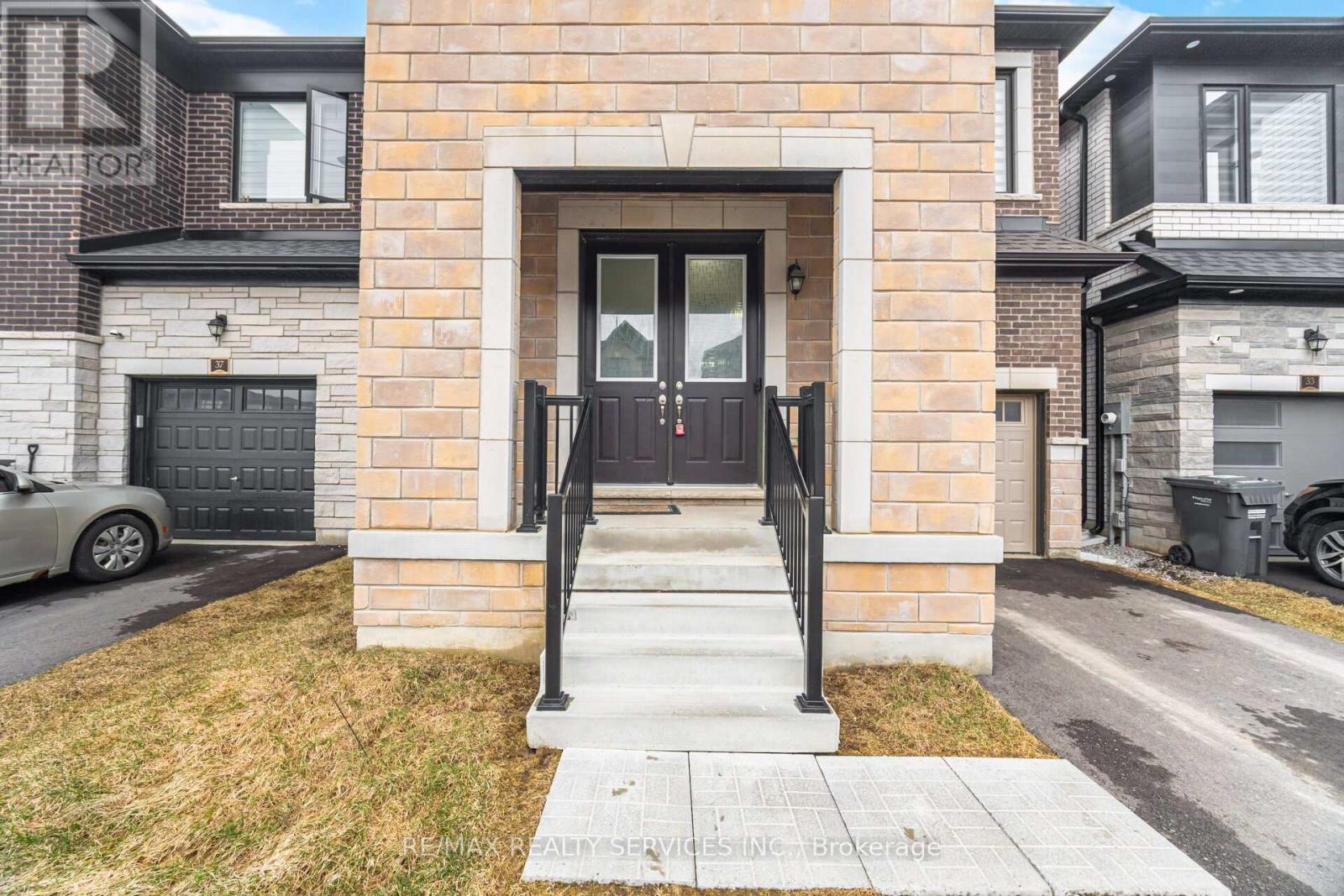 35 DEL GRAPPA STREET, Caledon, Ontario, L7C1J6 — Photo 6