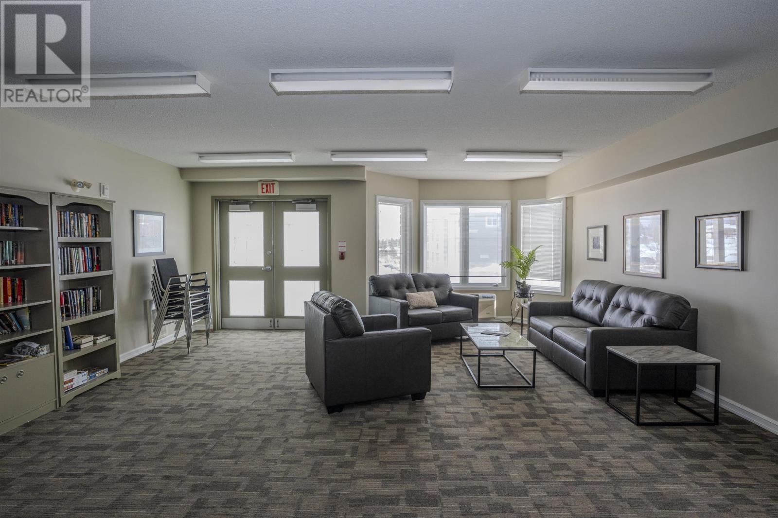 301 315 Hilldale RD, Thunder Bay, Ontario, P7G1J7 — Photo 4