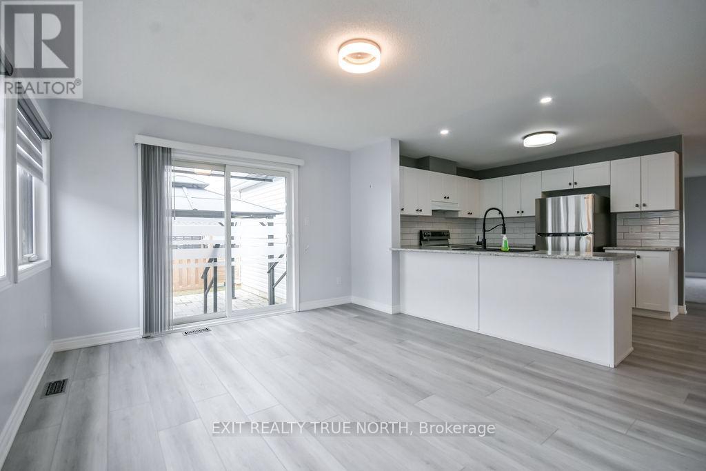 8 SINCLAIR CRESCENT, Ramara (Atherley), Ontario, L3V8J9 — Photo 16