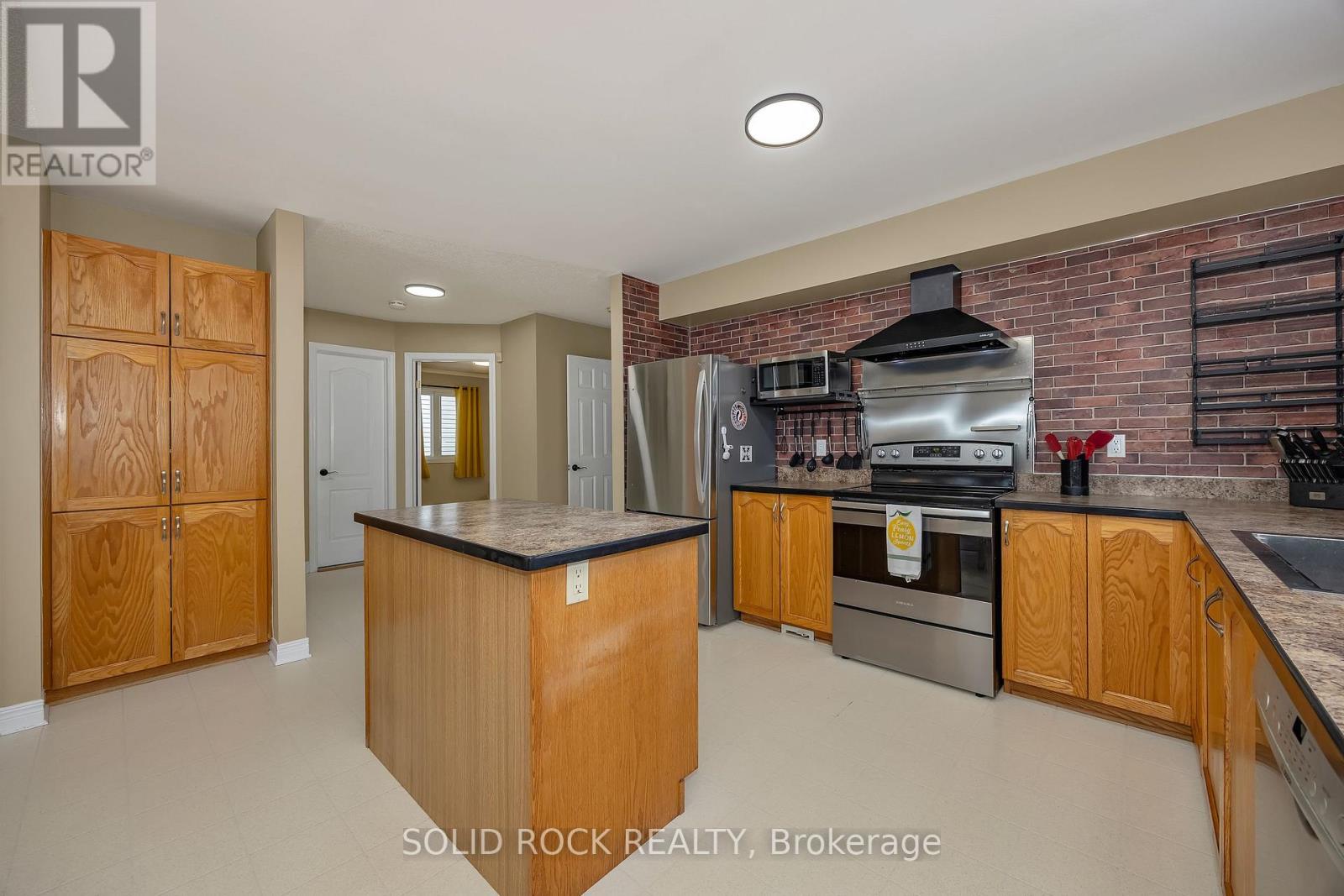 2 NEWBOROUGH CRESCENT, Ottawa, Ontario, K2G6A2 — Photo 11