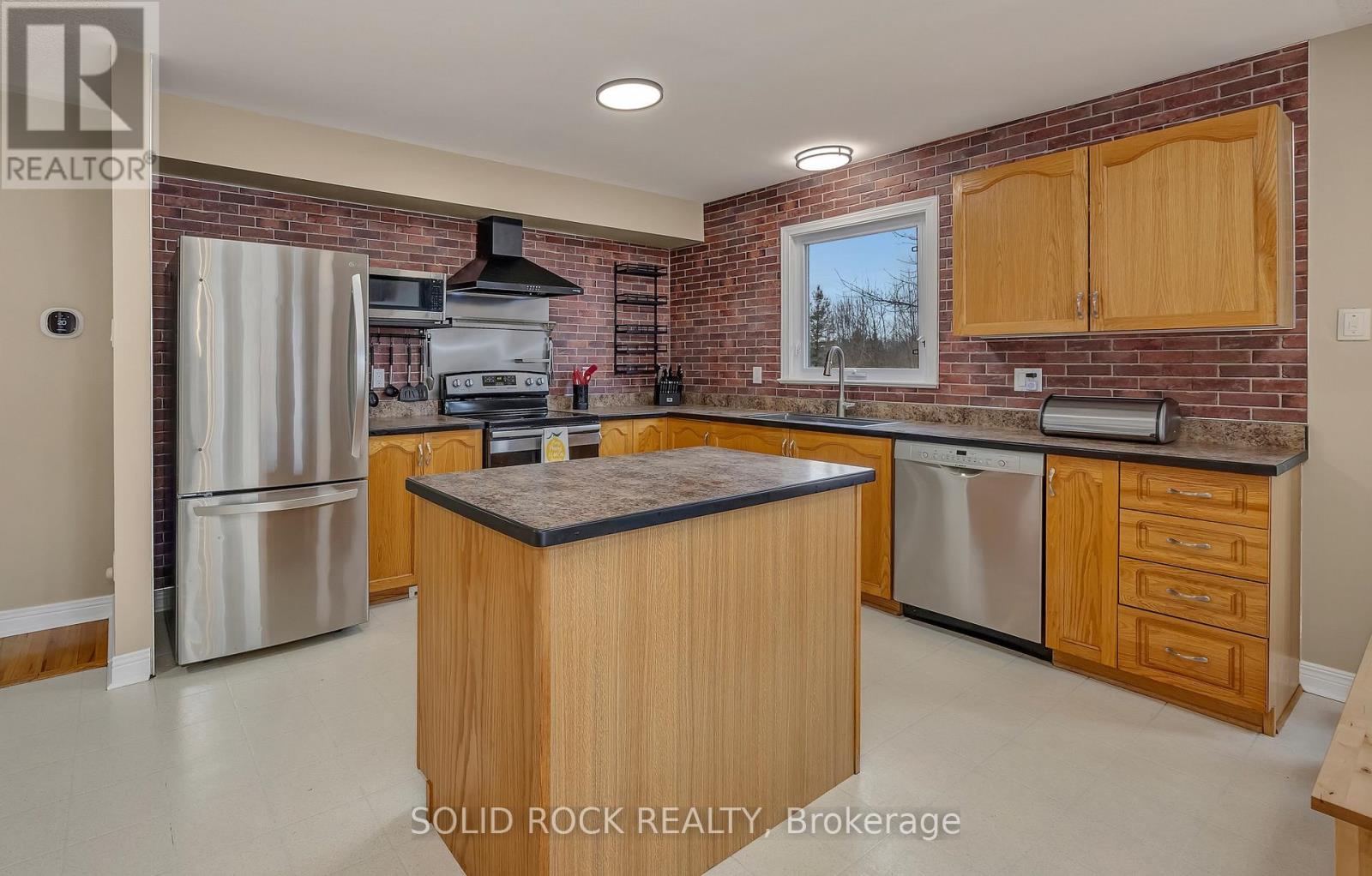 2 NEWBOROUGH CRESCENT, Ottawa, Ontario, K2G6A2 — Photo 9