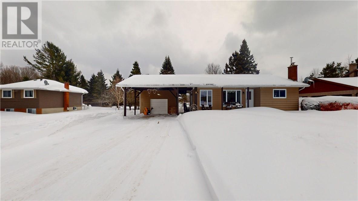 19 Park Street, Gore Bay, Ontario, P0P1H0 — Photo 10