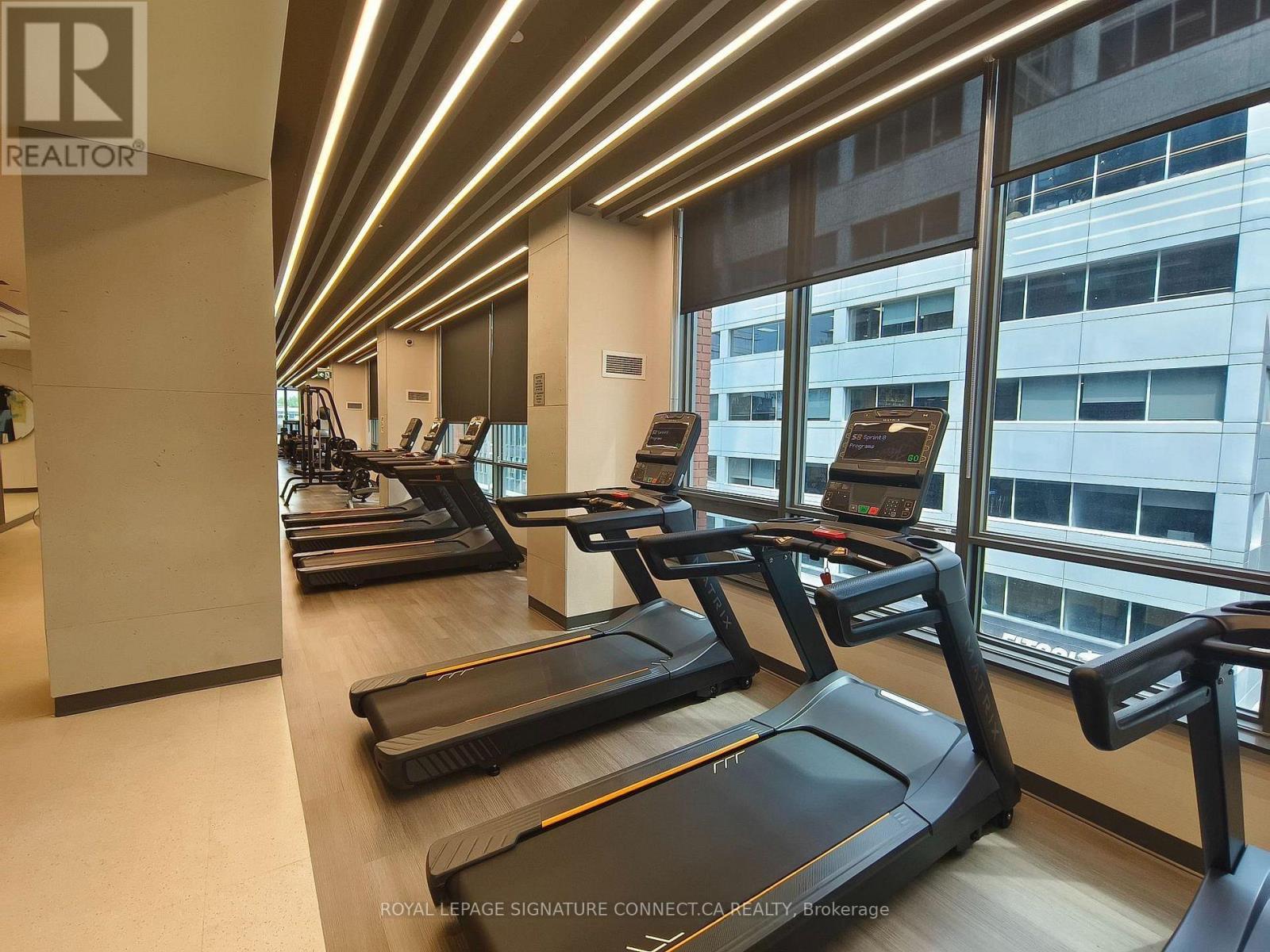 1202 - 108 PETER STREET, Toronto (Waterfront Communities), Ontario, M5V2G7 — Photo 2