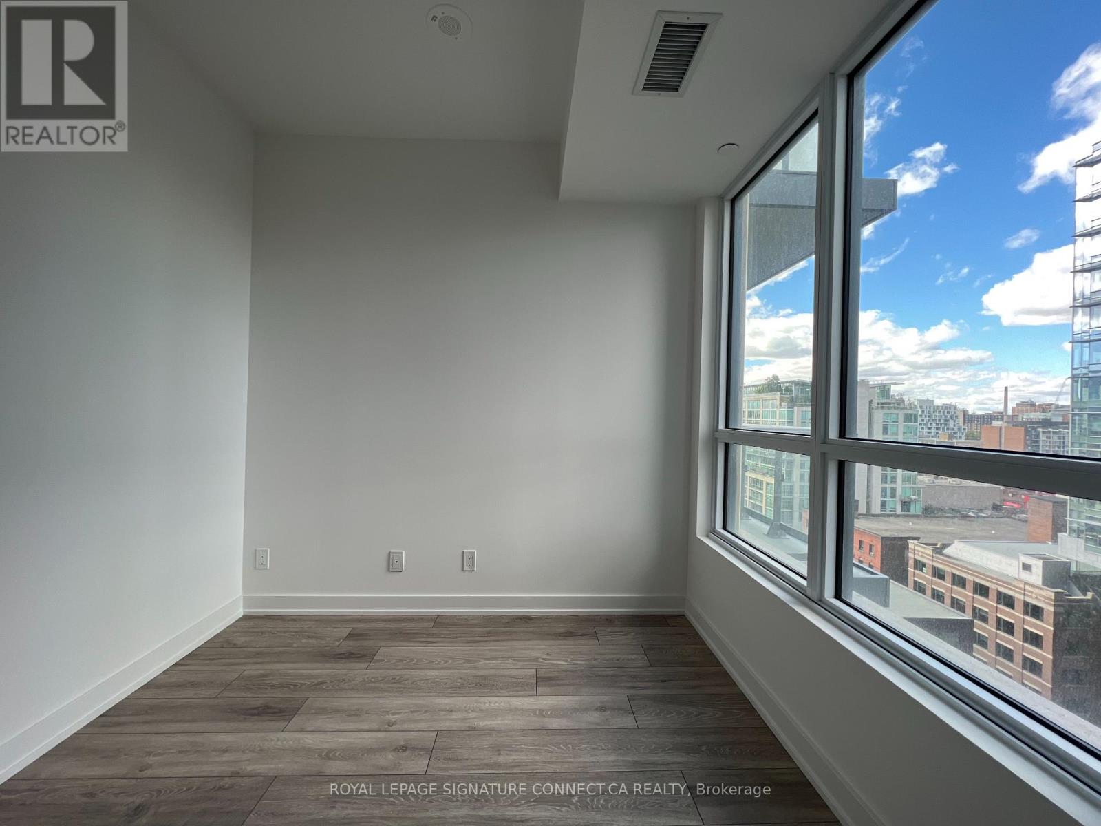 1202 - 108 PETER STREET, Toronto (Waterfront Communities), Ontario, M5V2G7 — Photo 3