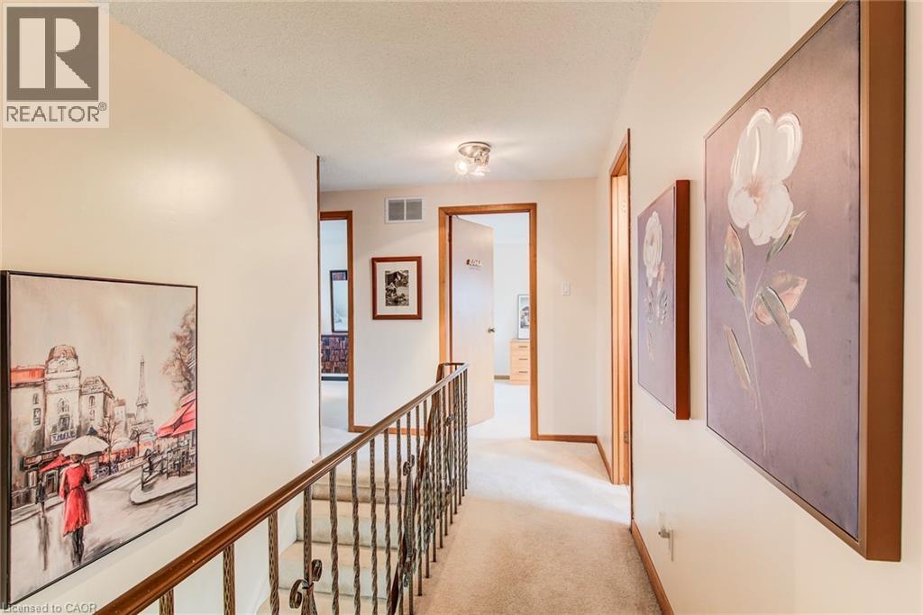 2 BLUE SPRUCE Court, Kitchener, Ontario, N2N1L1 — Photo 10