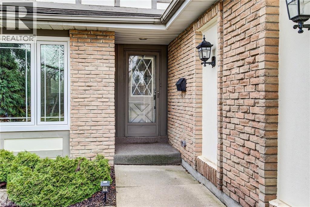 2 BLUE SPRUCE Court, Kitchener, Ontario, N2N1L1 — Photo 18