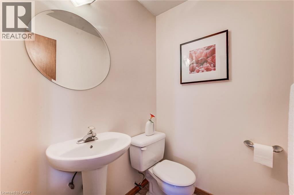 2 BLUE SPRUCE Court, Kitchener, Ontario, N2N1L1 — Photo 19