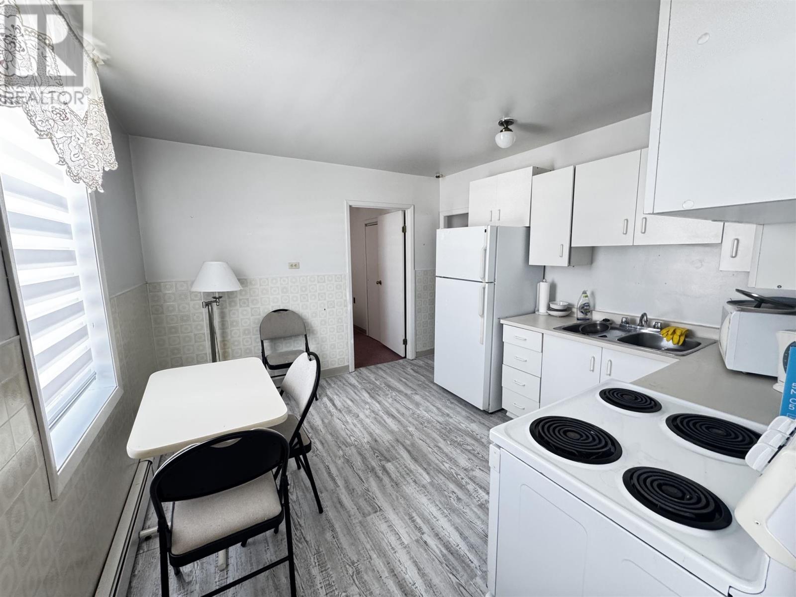 31 - 33 Broadway AVE, Wawa, Ontario, P0S1K0 — Photo 4