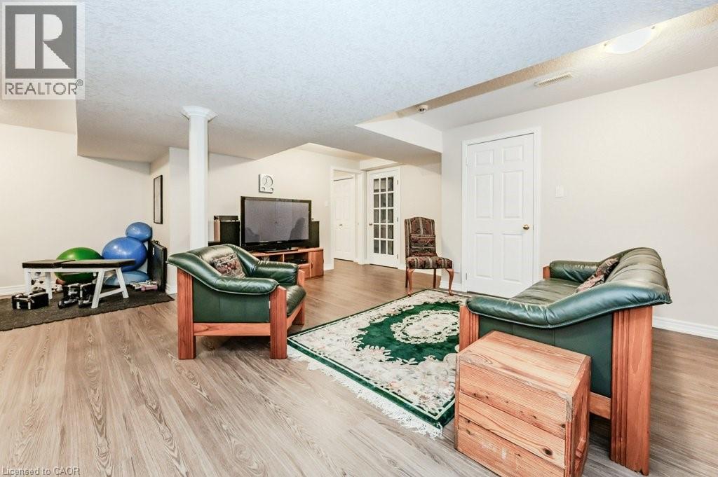 219 CORRIE Crescent, Waterloo, Ontario, N2L5W3 — Photo 31