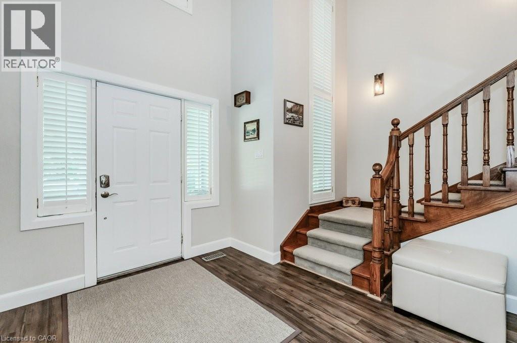 219 CORRIE Crescent, Waterloo, Ontario, N2L5W3 — Photo 4