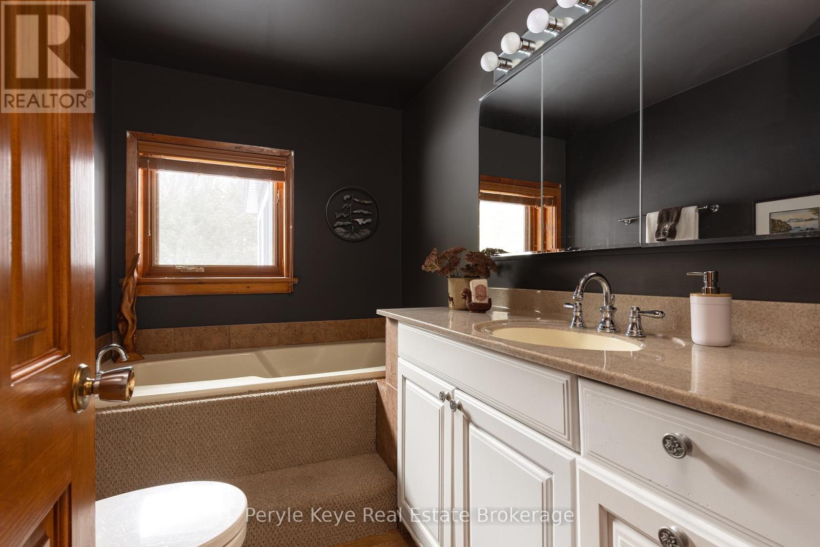 2391 LIMBERLOST ROAD, Lake of Bays (Finlayson), Ontario, P1H2J6 — Photo 37