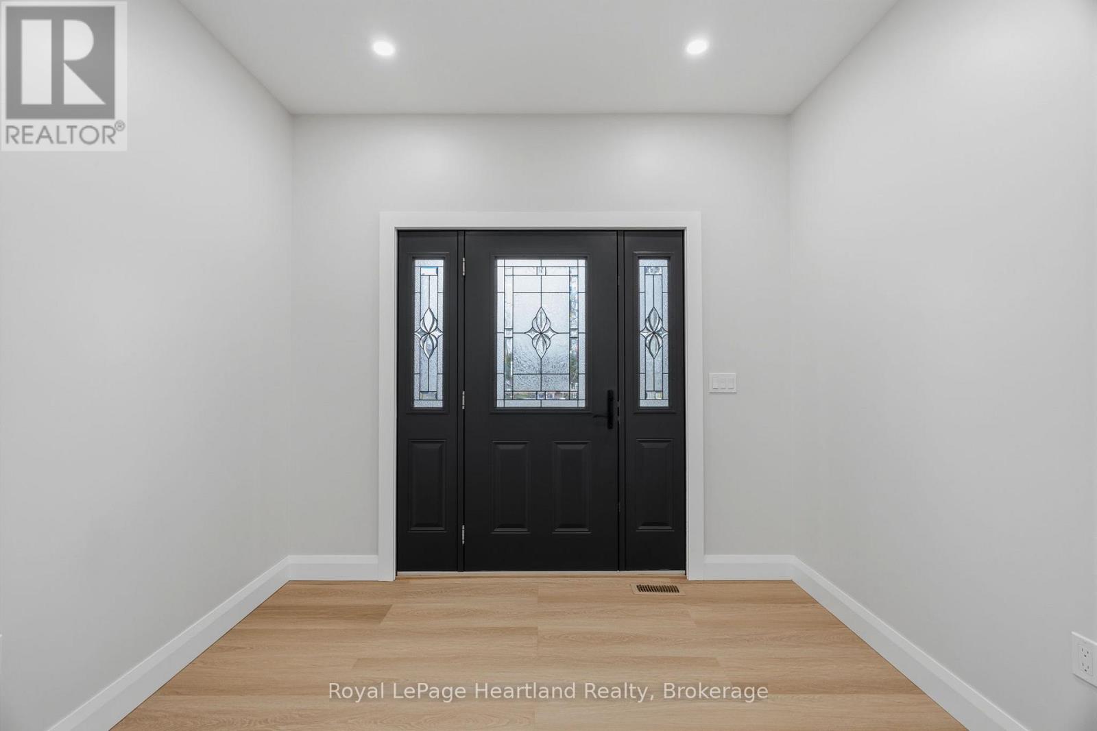 345 TURNBERRY STREET, North Huron (Wingham), Ontario, N0G2W0 — Photo 3