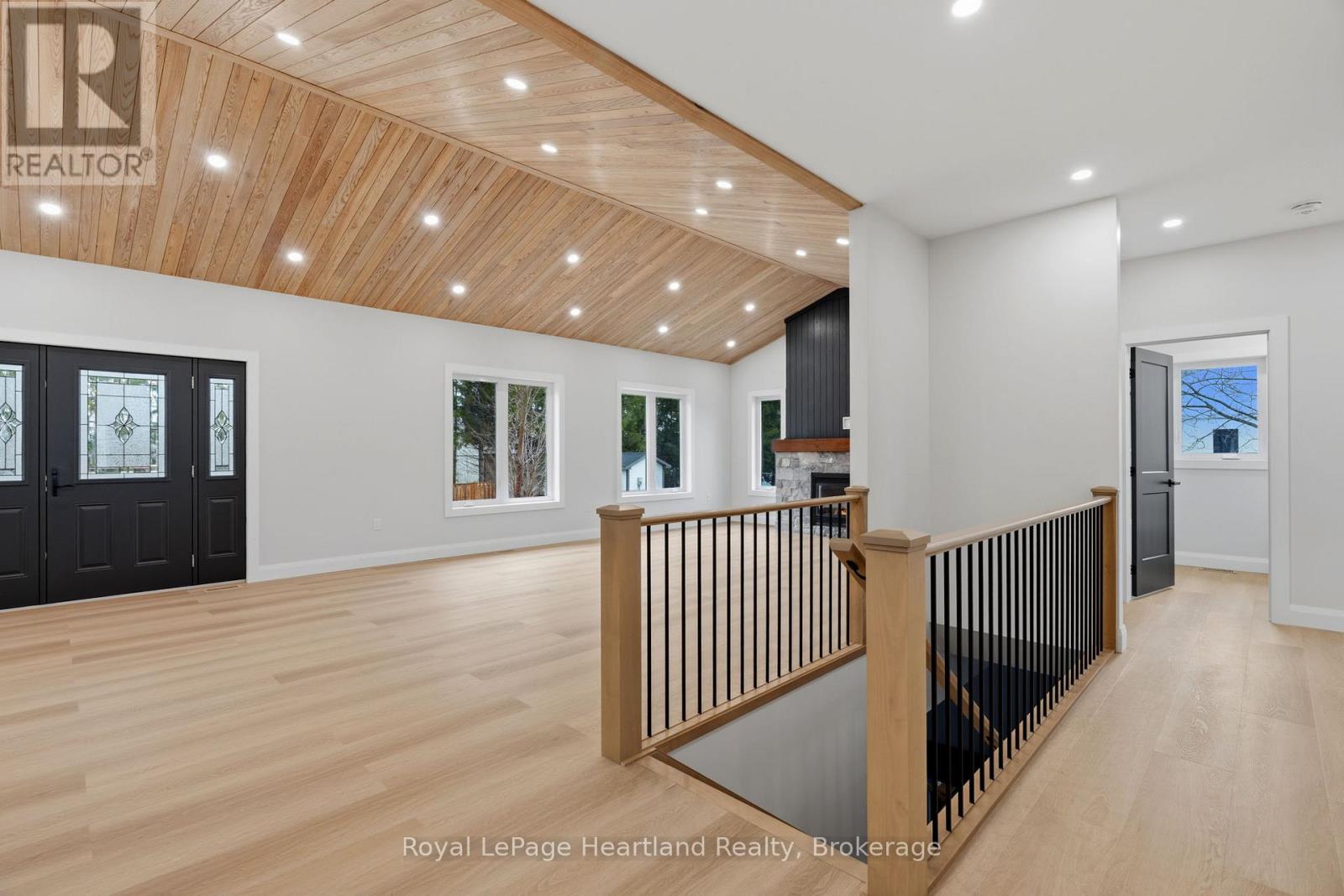 345 TURNBERRY STREET, North Huron (Wingham), Ontario, N0G2W0 — Photo 6